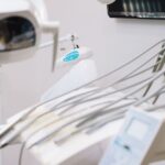 Krwawiące dziąsła bez bólu – czy mimo braku innych objawów trzeba je leczyć?